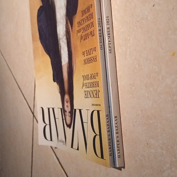 2 Magazine - Picture 4 of 4